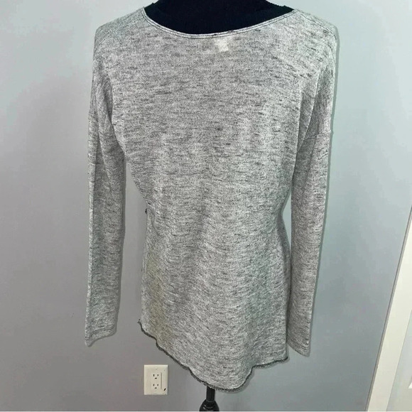 Aritzia - Wilfred Sherbrooke V-Neck  Side Slit Top - Picture 6 of 7